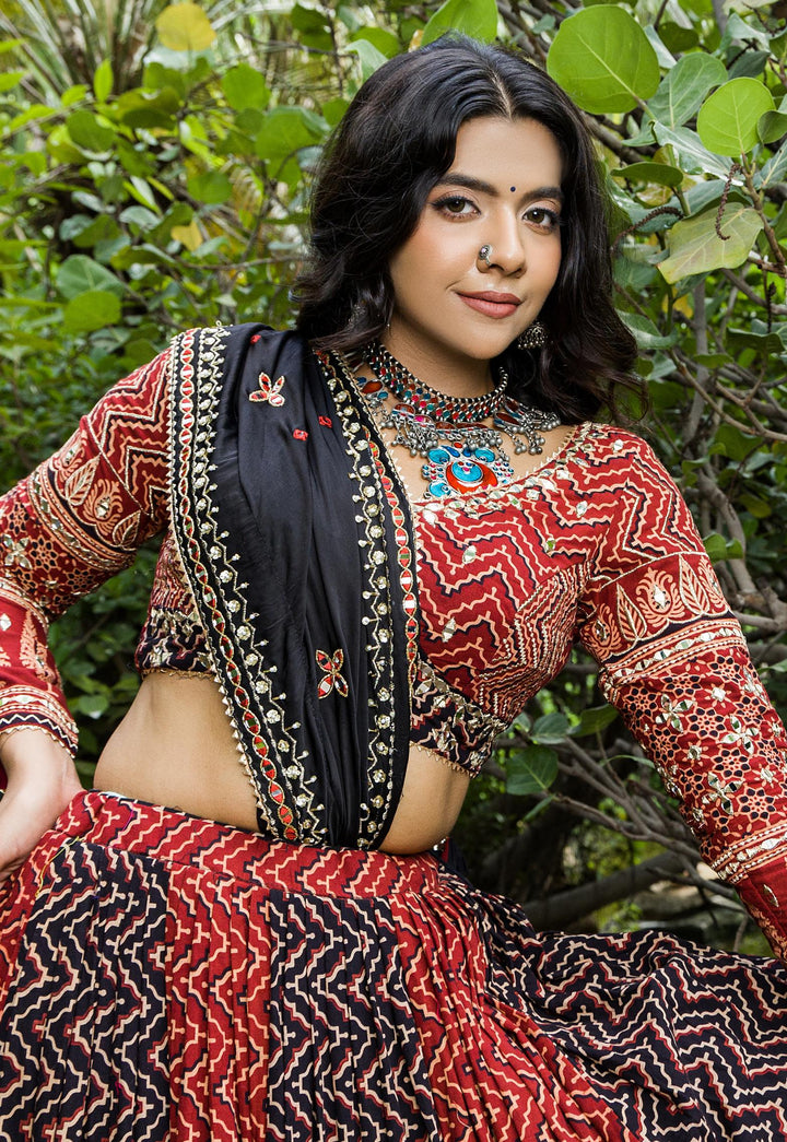 Elegant Lehenga Set | Traditional Bandhani Choli with Black Embroidered Dupatta