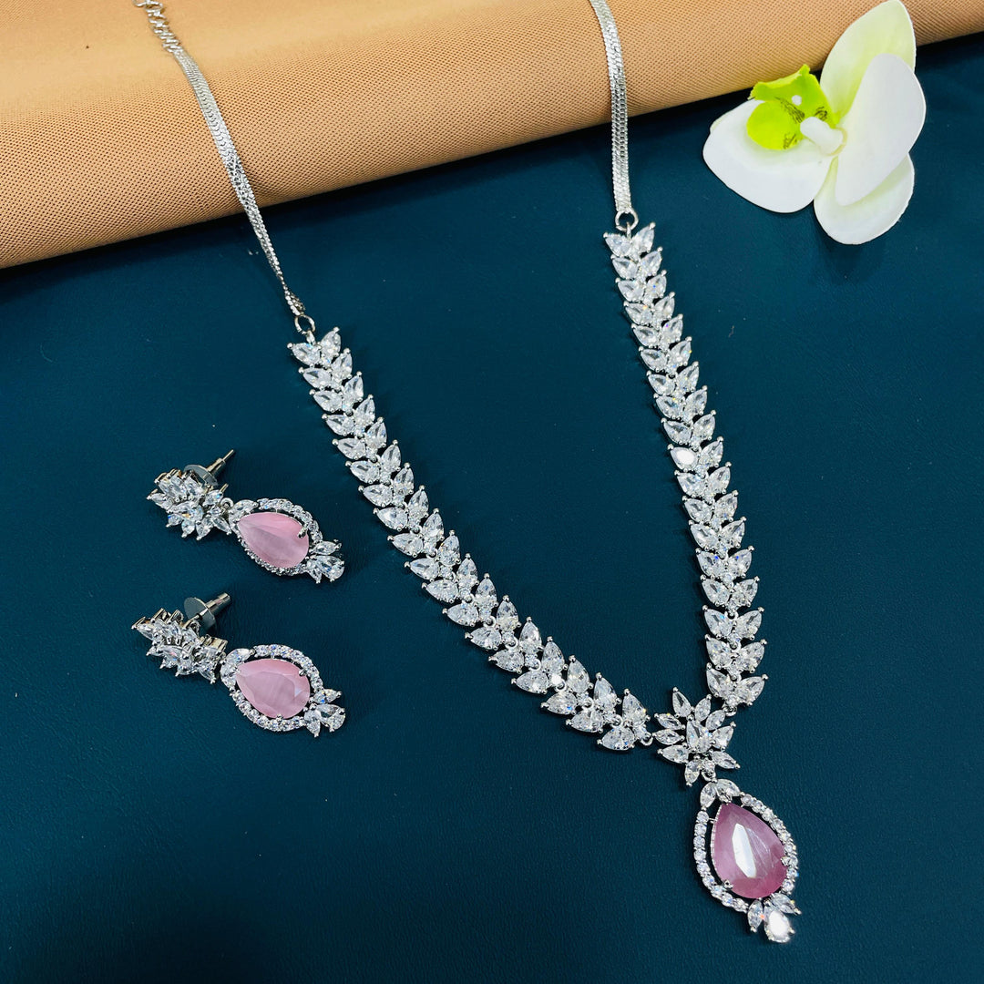 Elegant jewelry set designed for brides who love luxury.