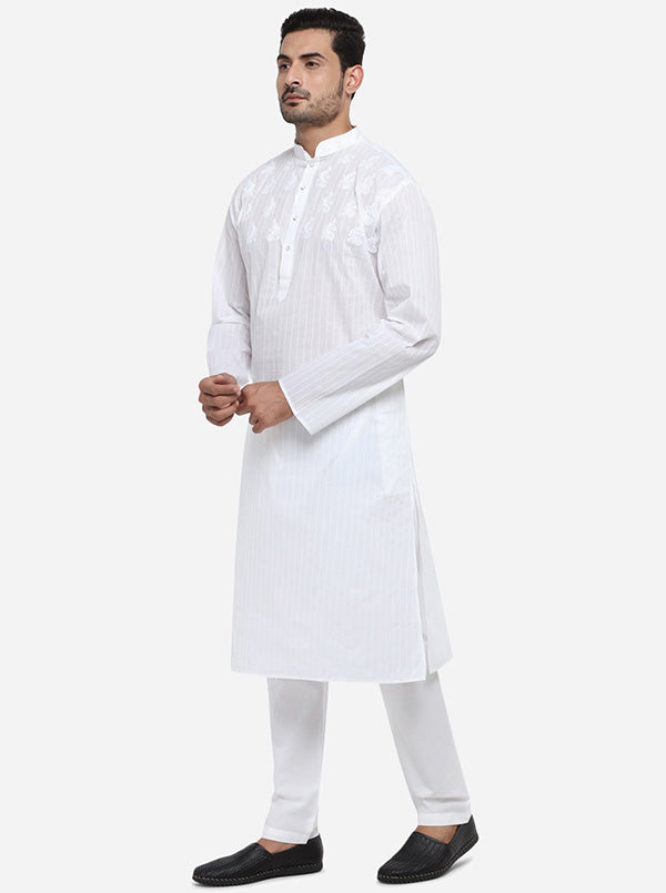 Stay stylish all day in the USA with this self-design white kurta set for men.