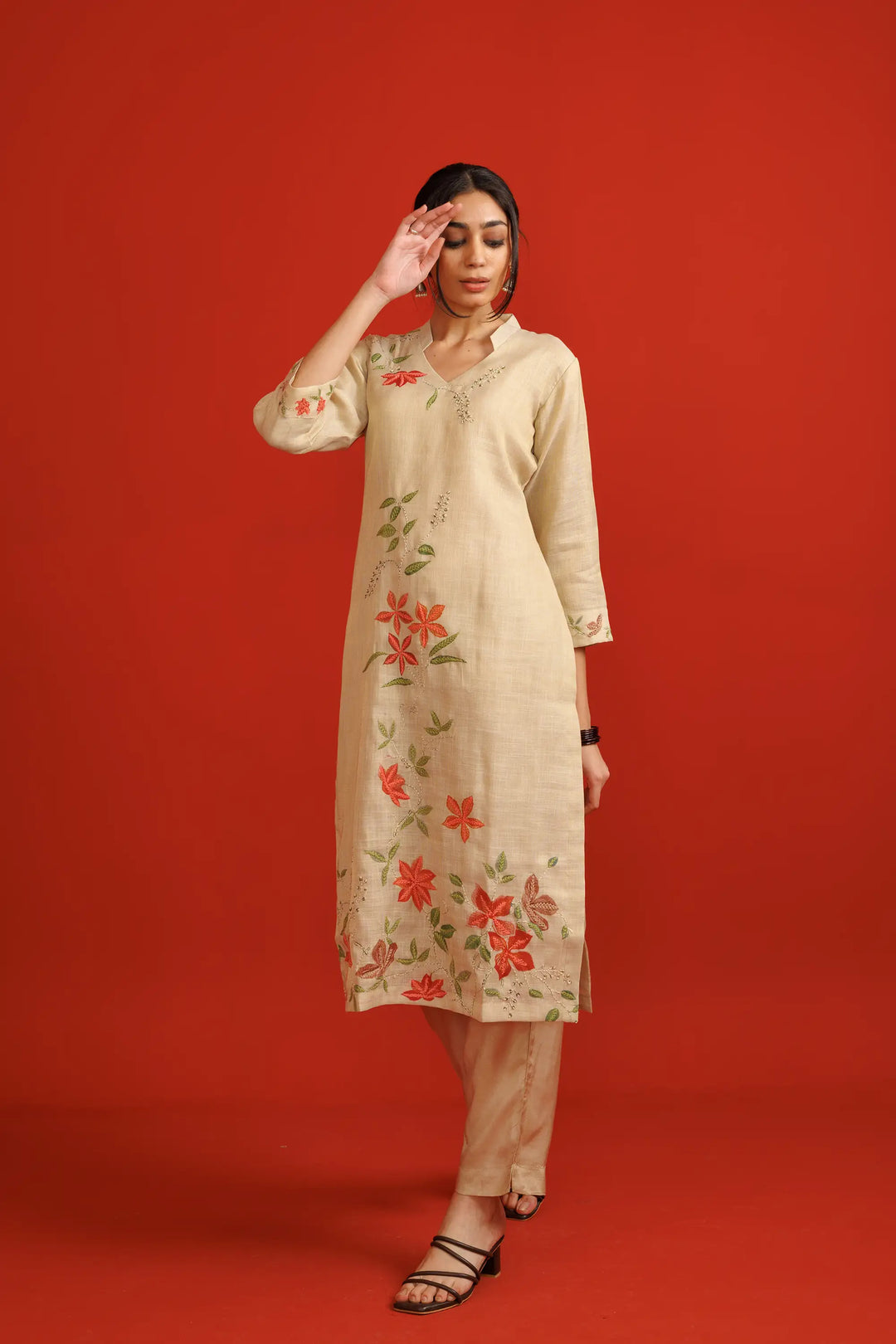 Kurtis Set beige | A Blend of poly-silk soft-silk tissue-silk and digital print