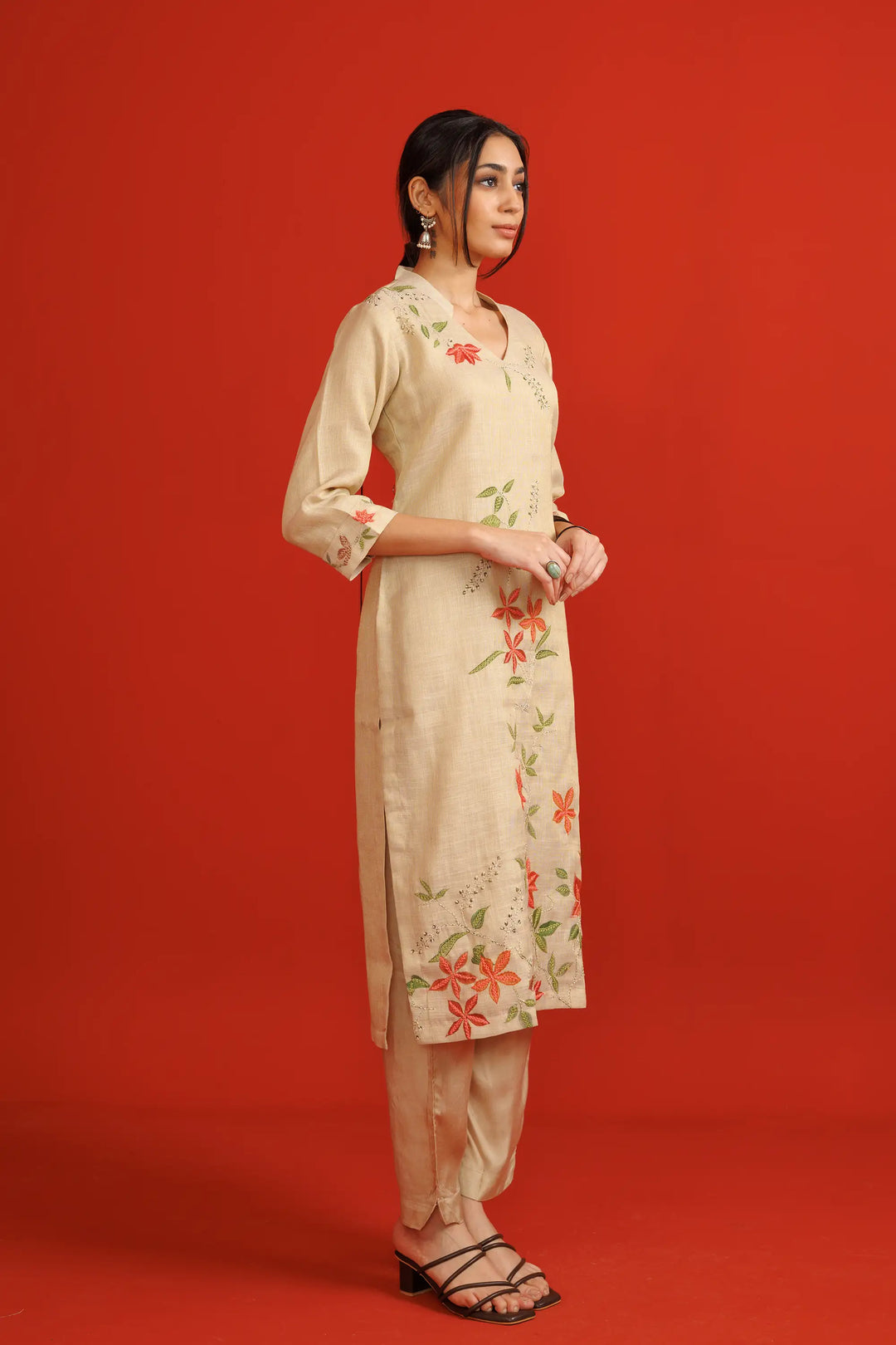 Kurtis Set beige | A Blend of poly-silk soft-silk tissue-silk and digital print