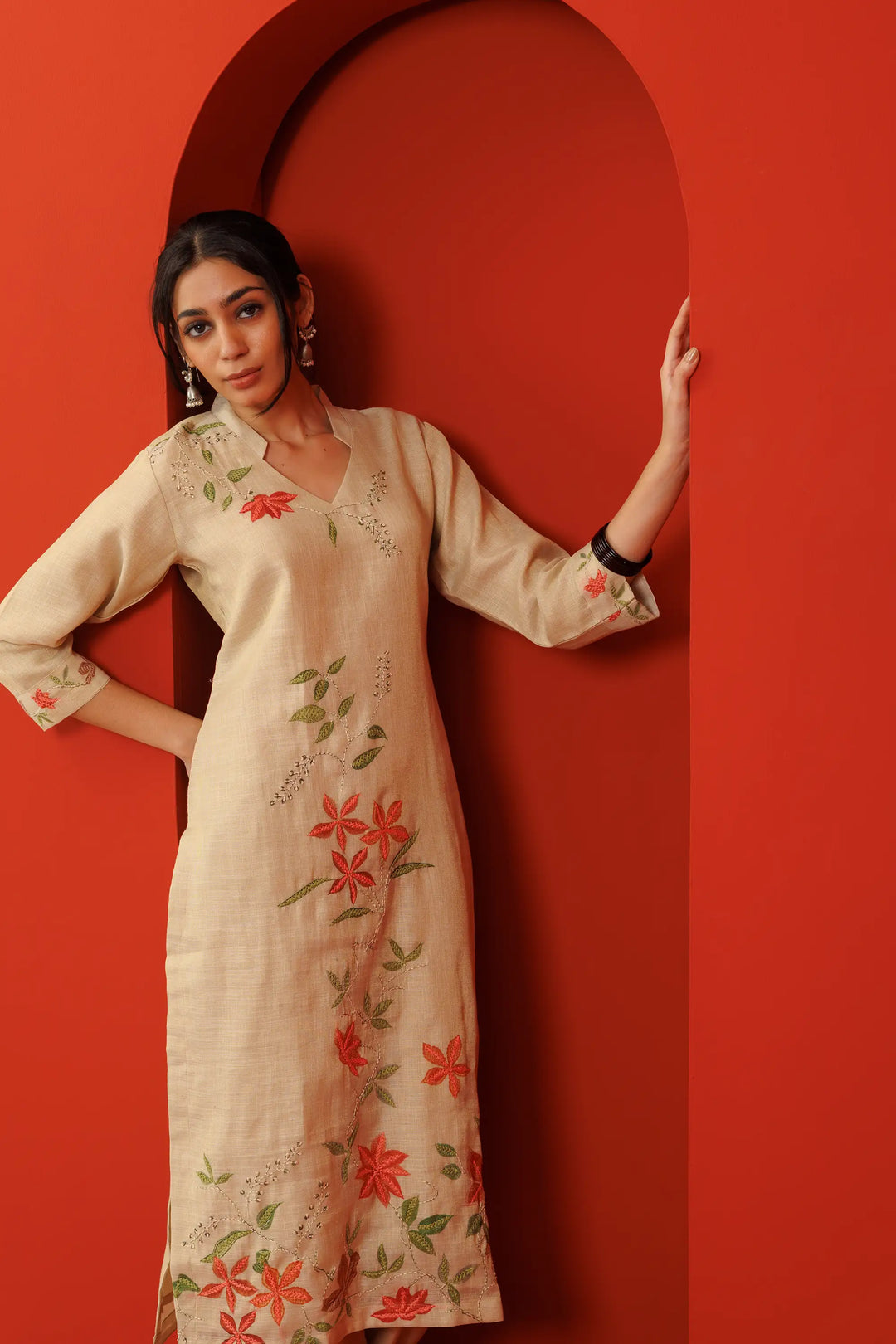 Kurtis Set beige | A Blend of poly-silk soft-silk tissue-silk and digital print