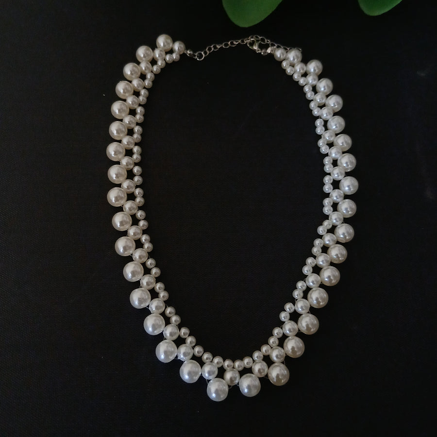 Bridal pearl necklace set, stunning jewelry for women, ideal for elegant occasions.