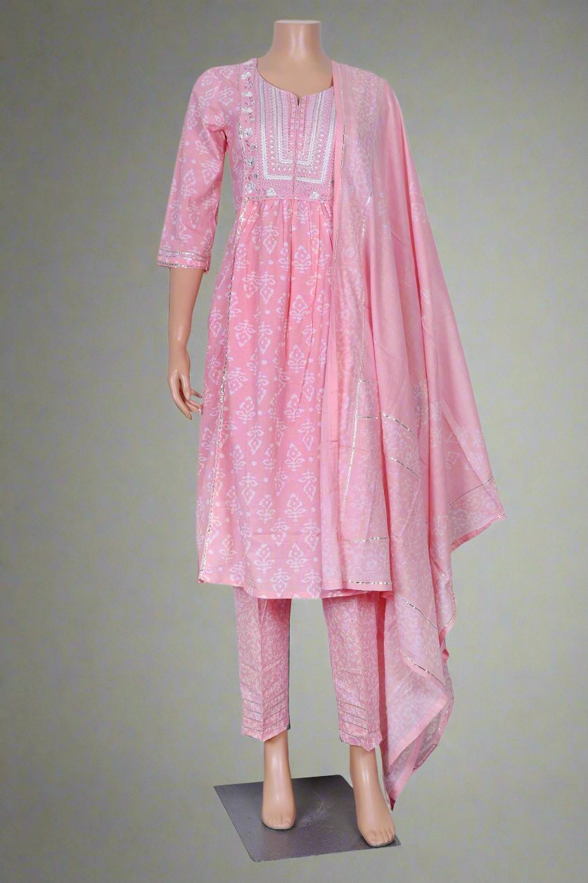 Chic light pink kurta pant set designed for women, offering a blend of elegance and comfort for any occasion