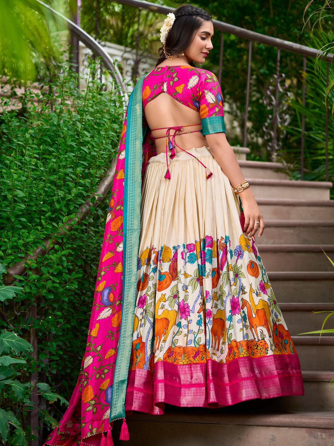 Timeless Off-White Lehenga | Kalamkari Print & Zari Detailing