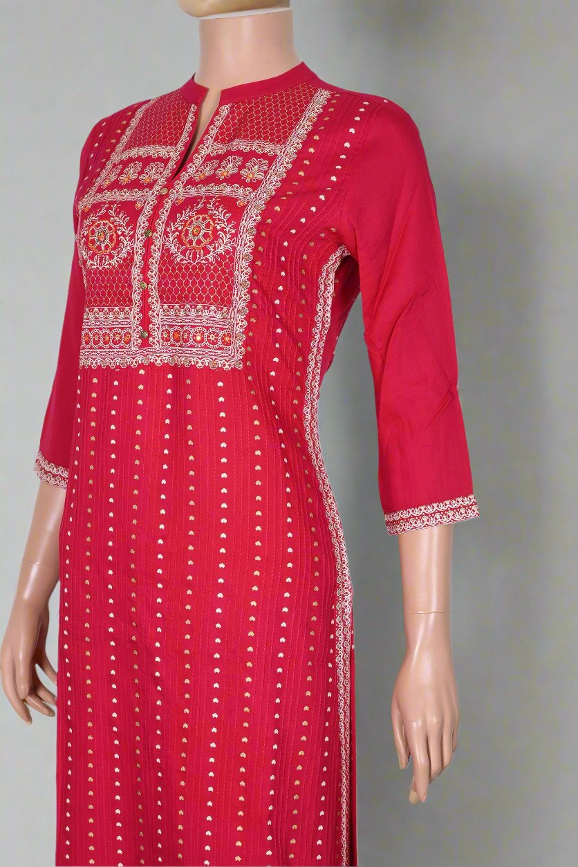 Fashionable pink kurti set for women, designed with a matching dupatta to enhance your style for various occasions.