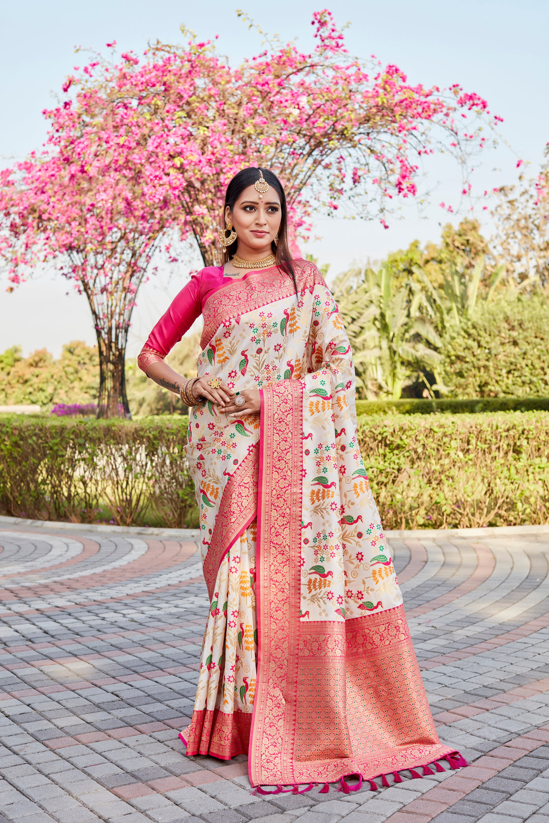 Radiant Dark Peach Kanjivaram Silk Saree featuring a blend of tradition and contemporary charm.