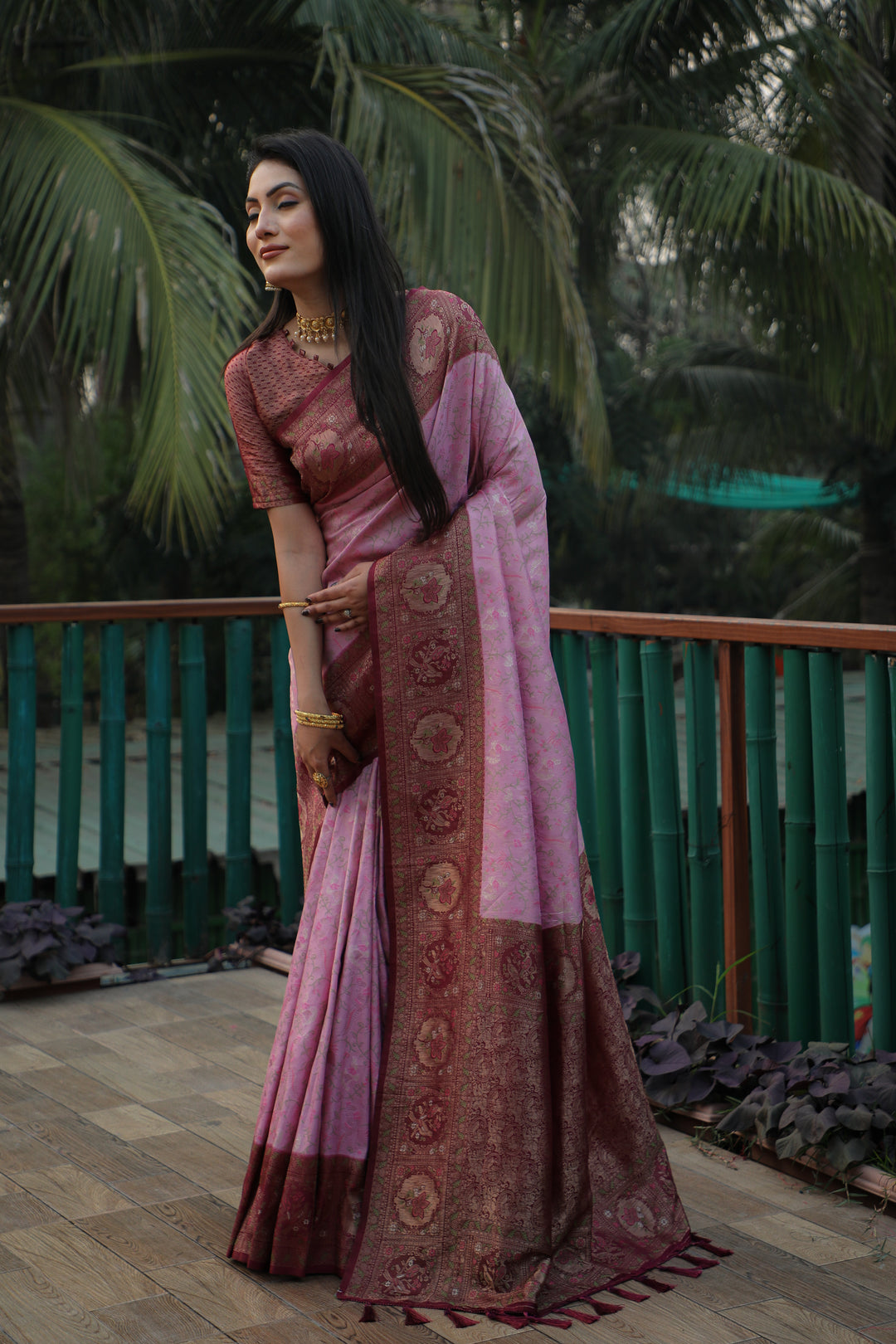 Stunning lavender saree with beautiful Kanjivaram work throughout, showcasing luxury and elegance for any occasion.