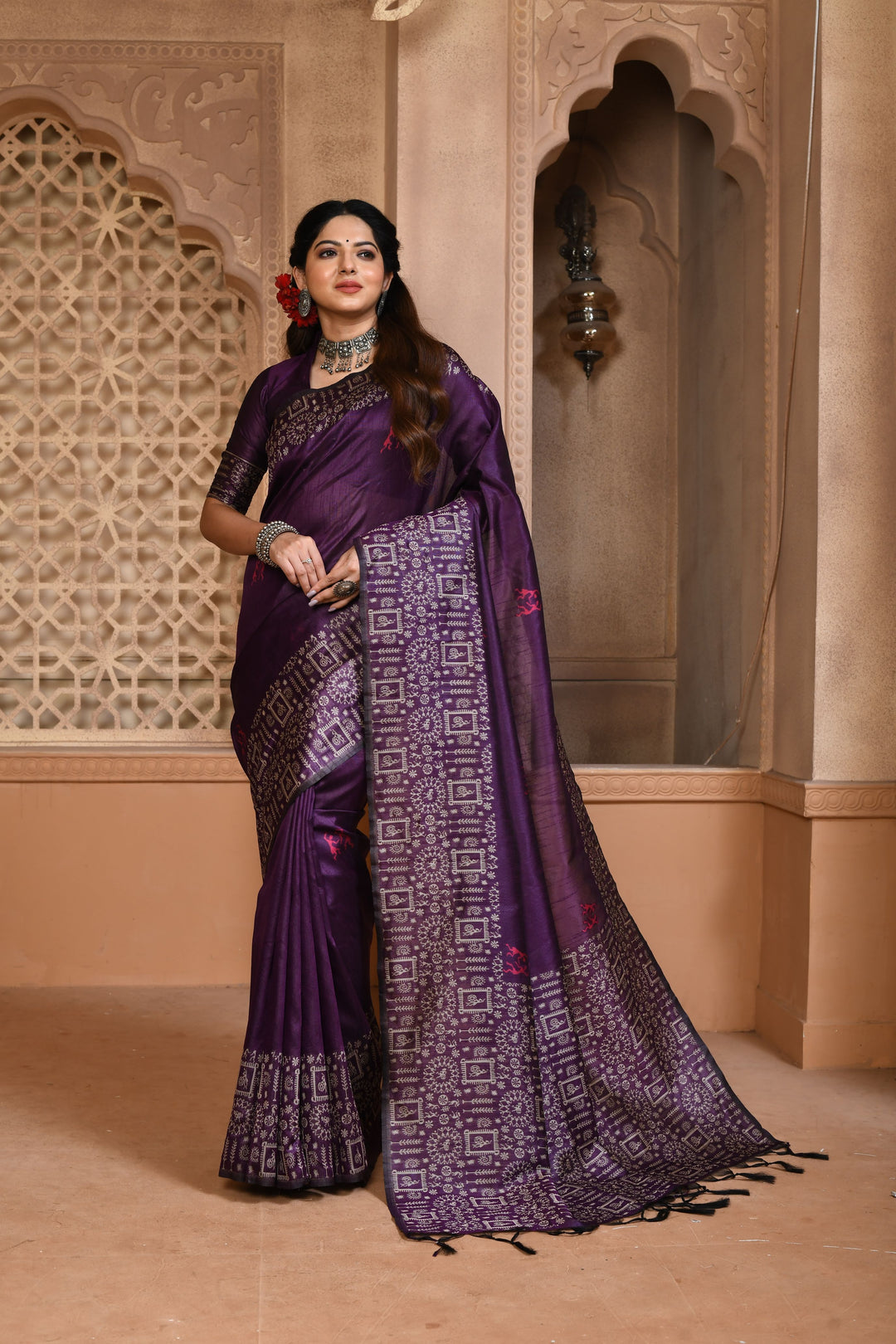 Elegant navy blue Banglori handloom raw silk saree with rich pallu weaving, perfect for formal events.