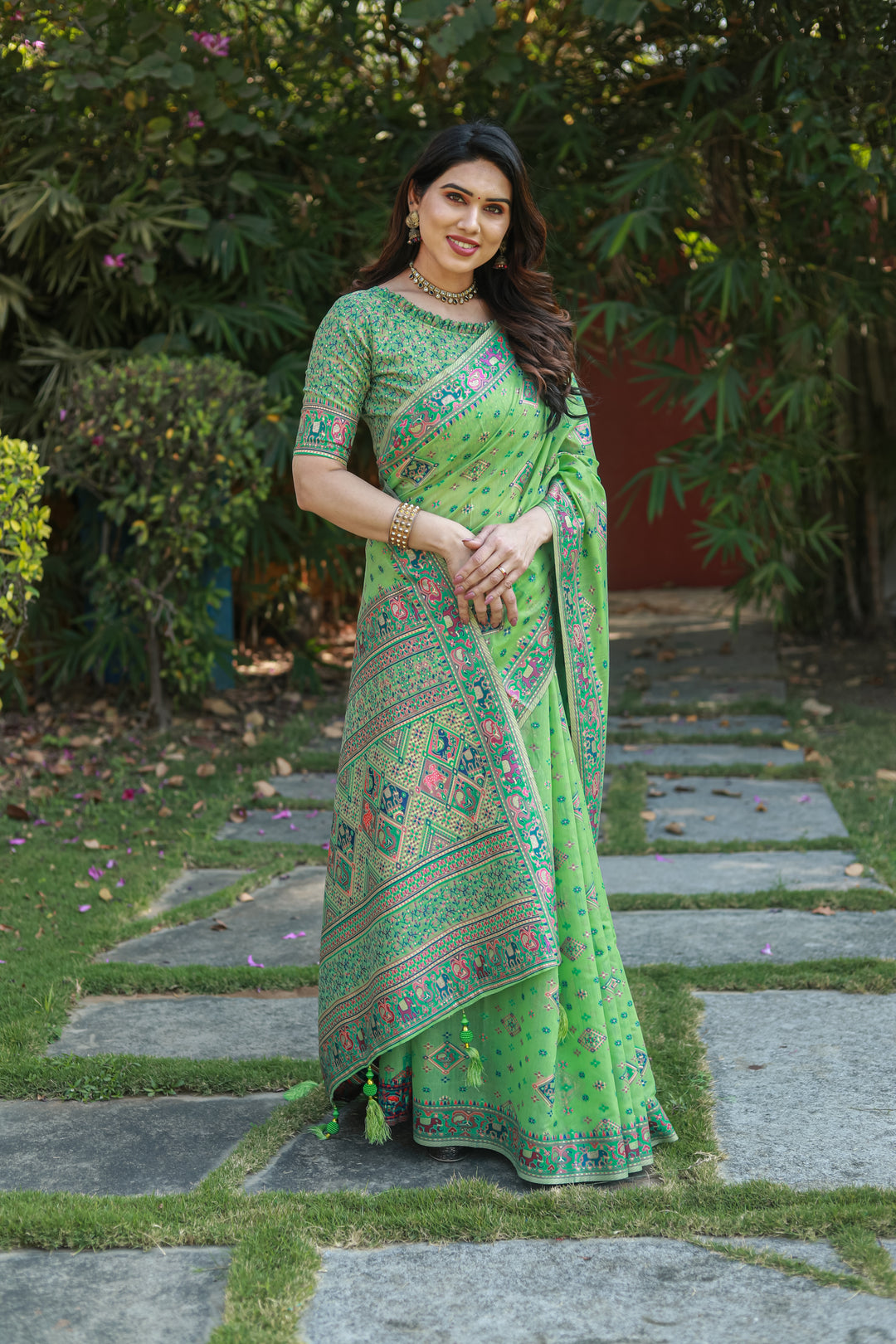 Premium Green Pashmina Weaving Cotton Saree with beautiful grand woven Pallu for festivals.