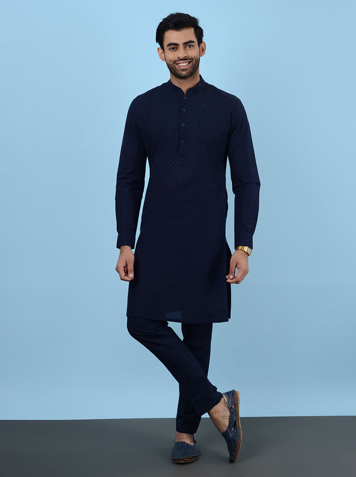 Experience comfort and sophistication with this elegant Navy Blue Kurta Pajama.