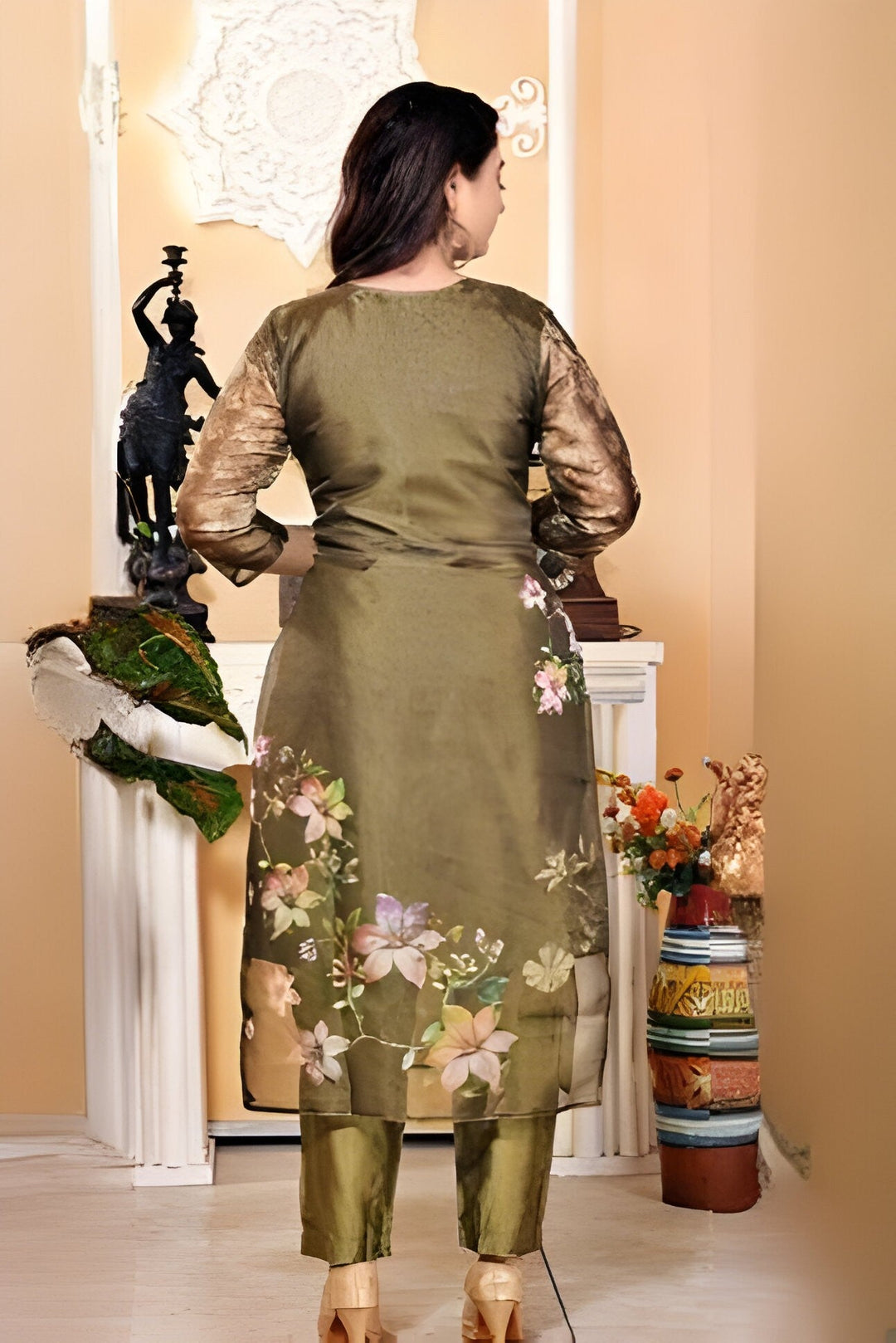 Gorgeous olive kurti set crafted for modern women’s fashion.