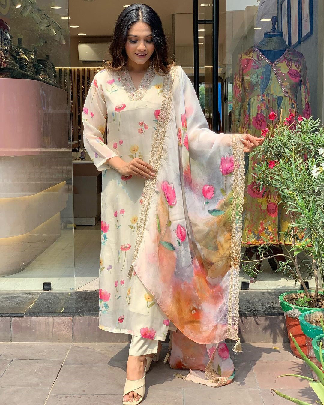 Elegant OffWhite Kurta Set | Viscose Bottom with Zari Embroidery