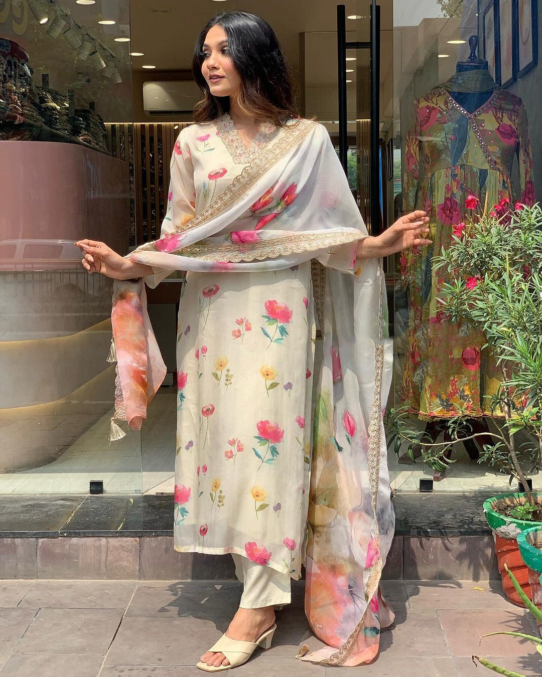 Elegant OffWhite Kurta Set | Viscose Bottom with Zari Embroidery