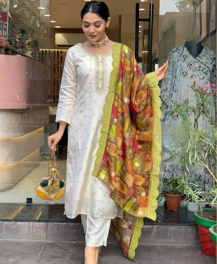 White Jacquard Butti Kurta Set | Crepe Dupatta with Embroidery