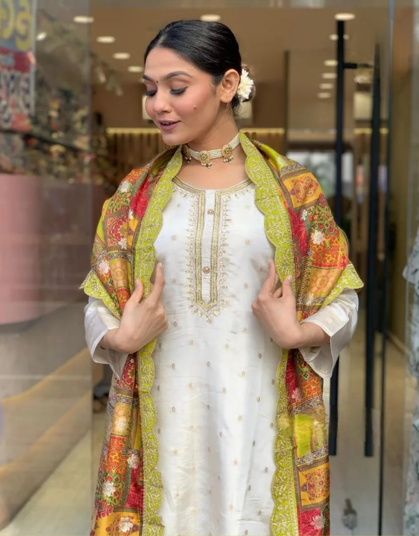 White Jacquard Butti Kurta Set | Crepe Dupatta with Embroidery