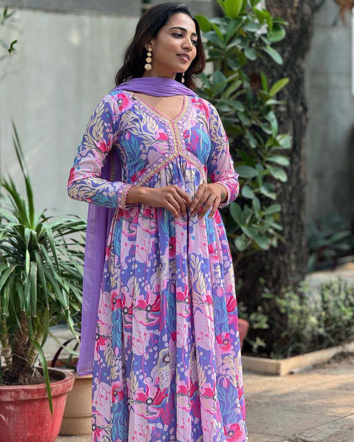 Multicolor Kurti Set | Muslin Chinon with Thread Embroidery Work