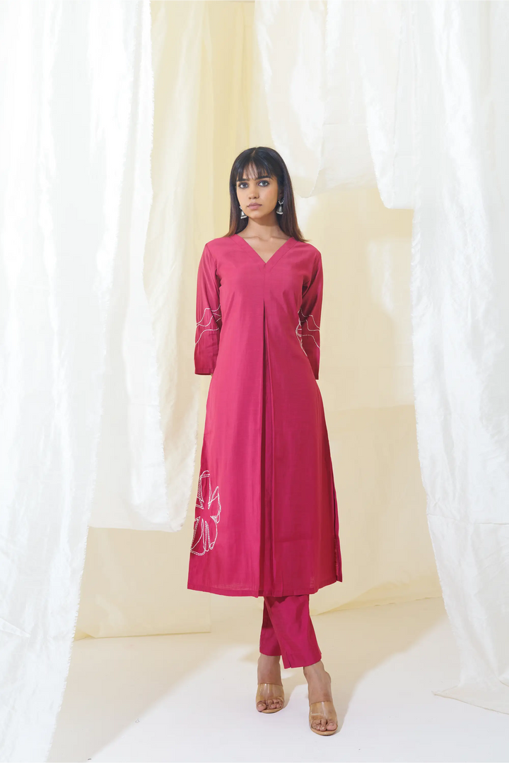 Kurtis Set pink | A Blend of silk and embroidery work for Style