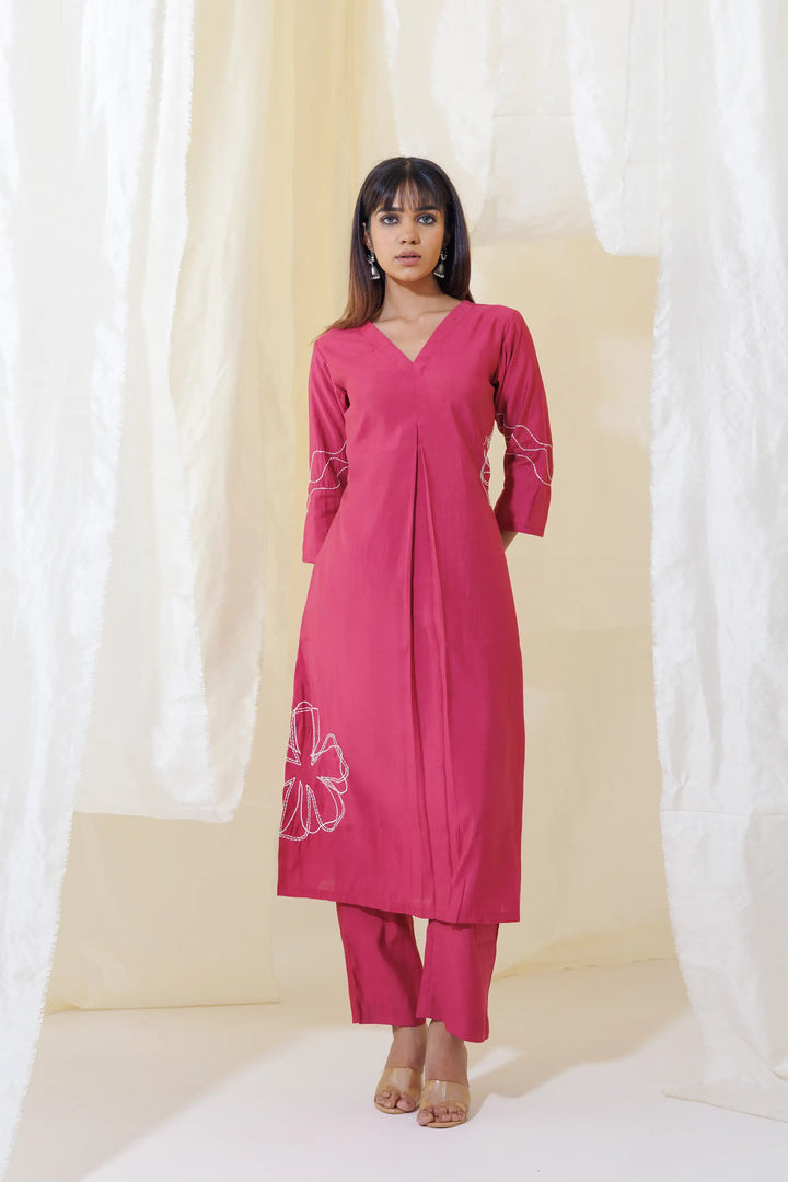 Kurtis Set pink | A Blend of silk and embroidery work for Style