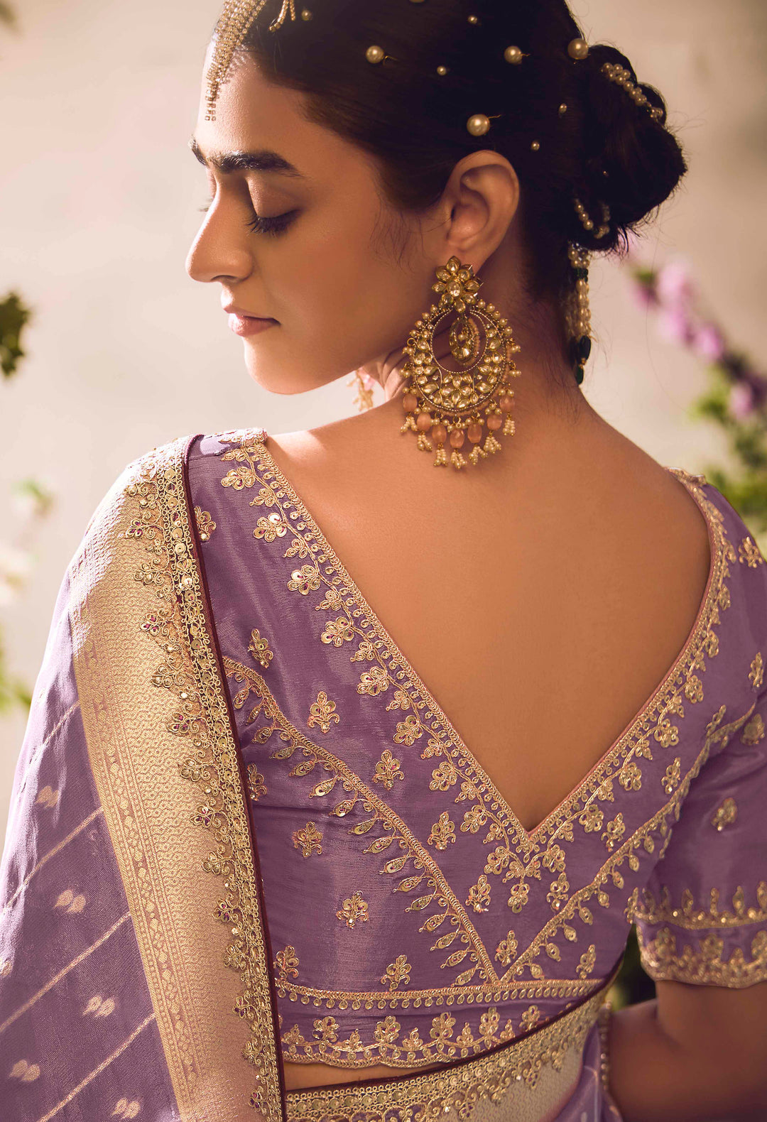 Silk Saree with Jacquard Woven Design, Embroidered Lace Border & Blouse – Lavender Elegance