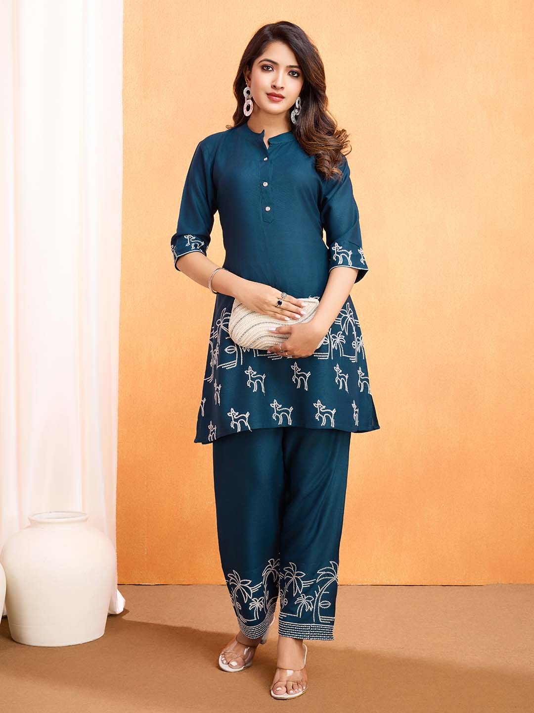 Modern Kurti set Viscose-Rayon Thread Embroidery | Three-Quarter Sleeve