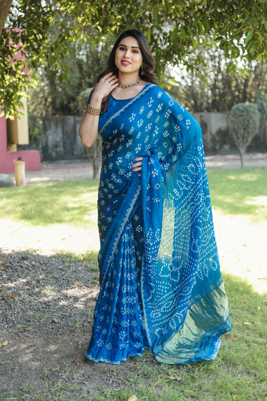 Classy Bandhej silk saree with luxury tissue pallu and intricate zari work for special events.