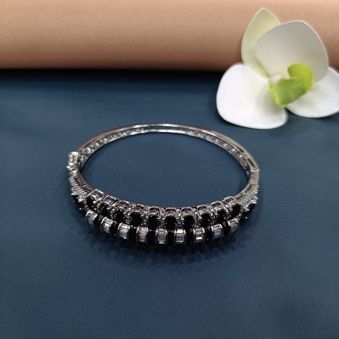 Exquisite AD diamond bracelet with radiant stones.