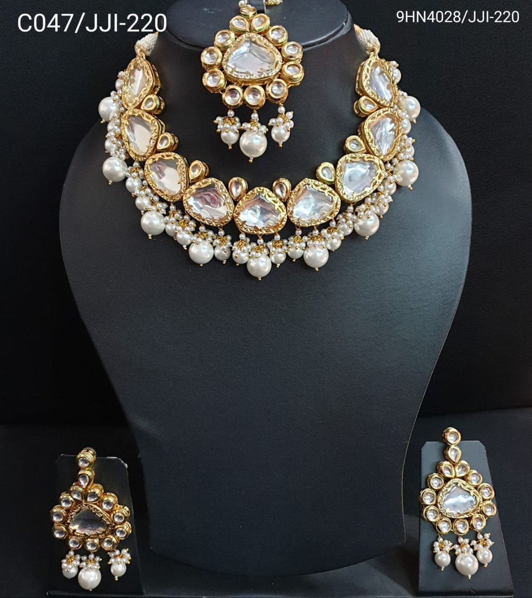 Elegant Statement Necklace | Chic Neck Accessory