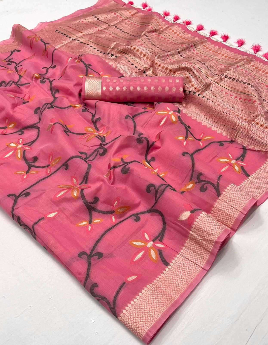 Luxurious Jamdani Malmal Spun Cotton Saadi | Intricate Print for Festivals