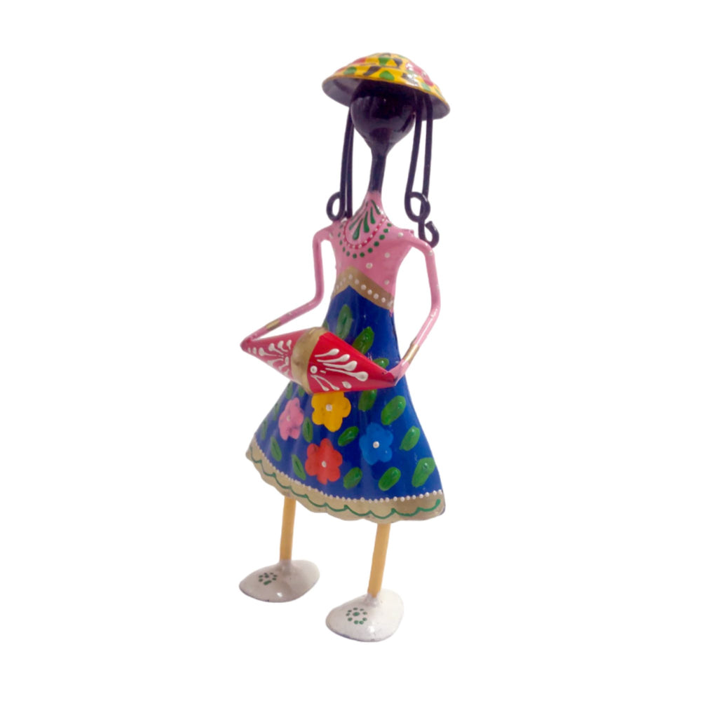 Elegant iron showpiece of a standing musical lady for home accents