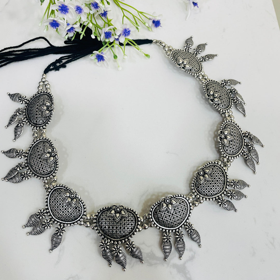 Stunning oxidised kamarband, the perfect waist chain for a traditional touch.