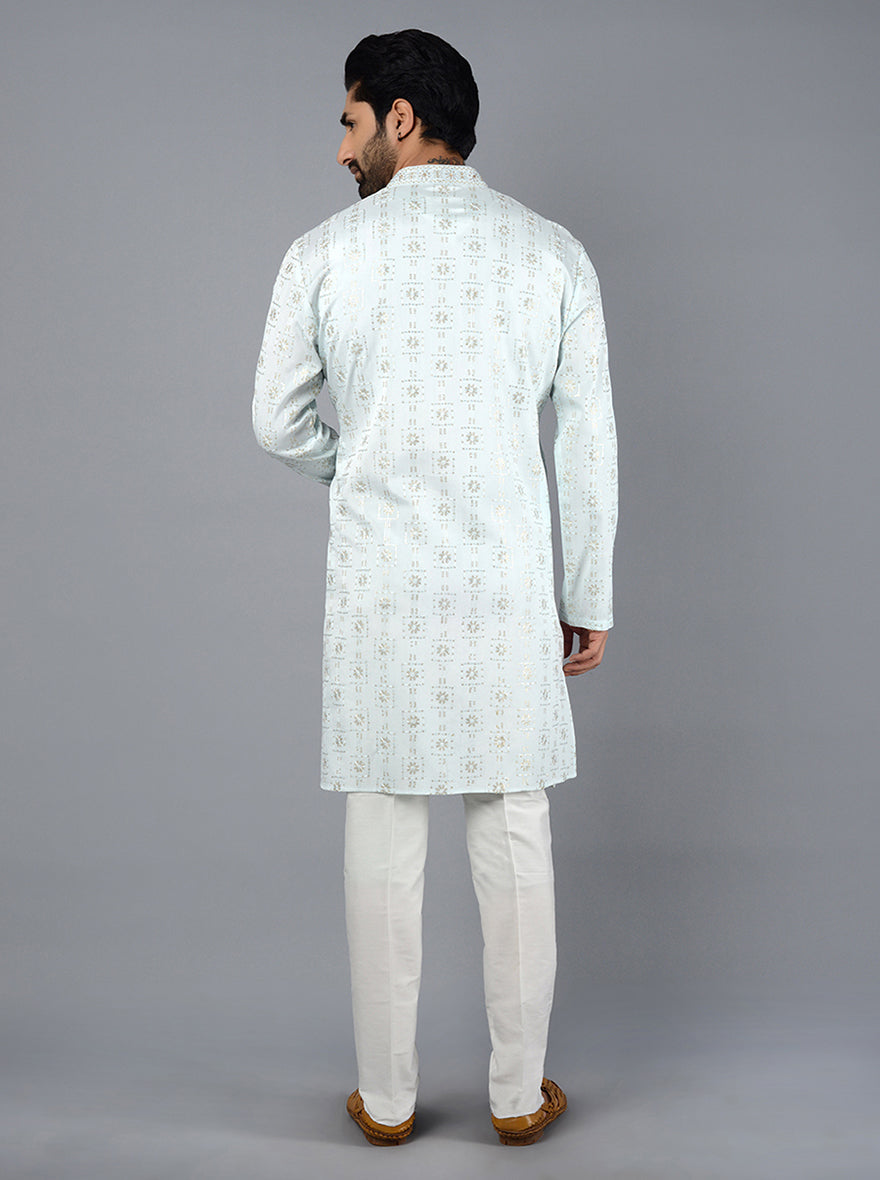 Ideal for traditional events, this silk blend kurta set enhances your ethnic wardrobe.