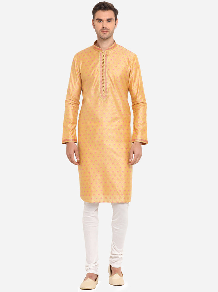 Comfortable mustard kurta set, perfect for enhancing your festive wardrobe.