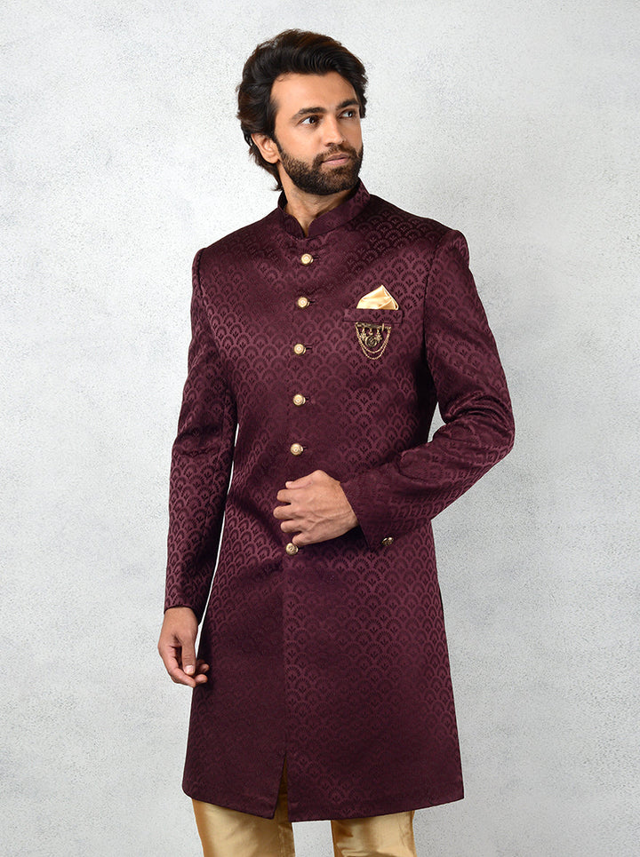 Stand out in the USA with our stylish Wine Indo Western ensemble, ideal for making an impression.