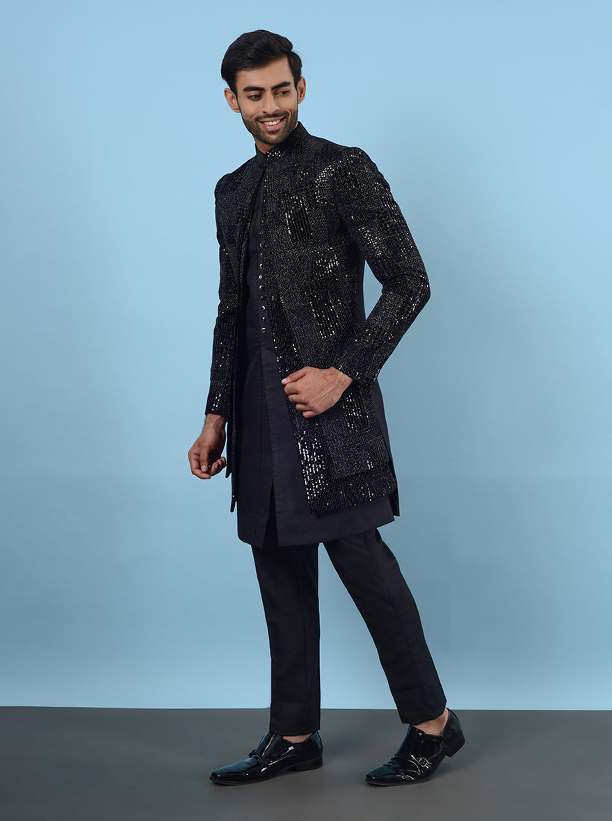 Discover elegance with this Black Indowestern, featuring luxurious Silk Blend and beautiful embroidery, perfect for the fashion-savvy individual in the USA.