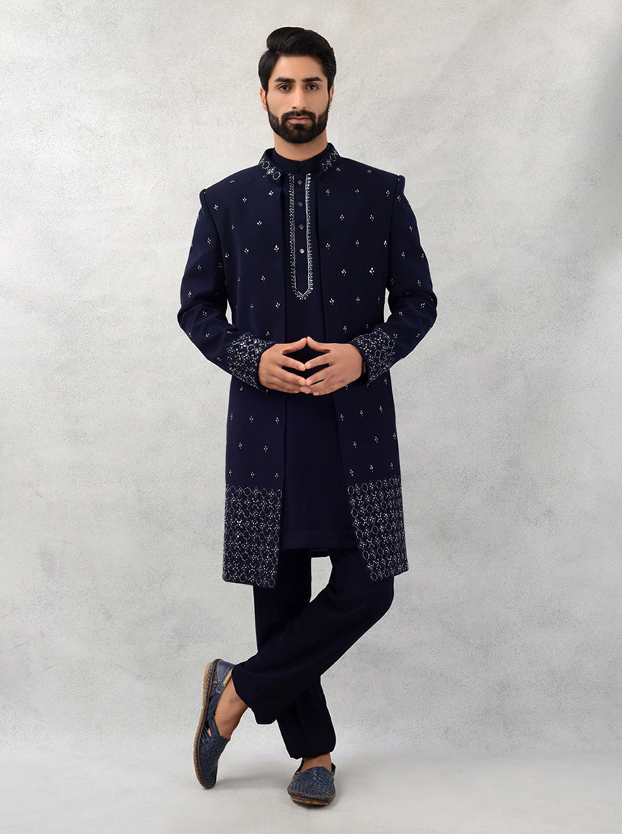 This stunning navy blue sherwani guarantees you’ll look your best at special events, combining style and comfort seamlessly.