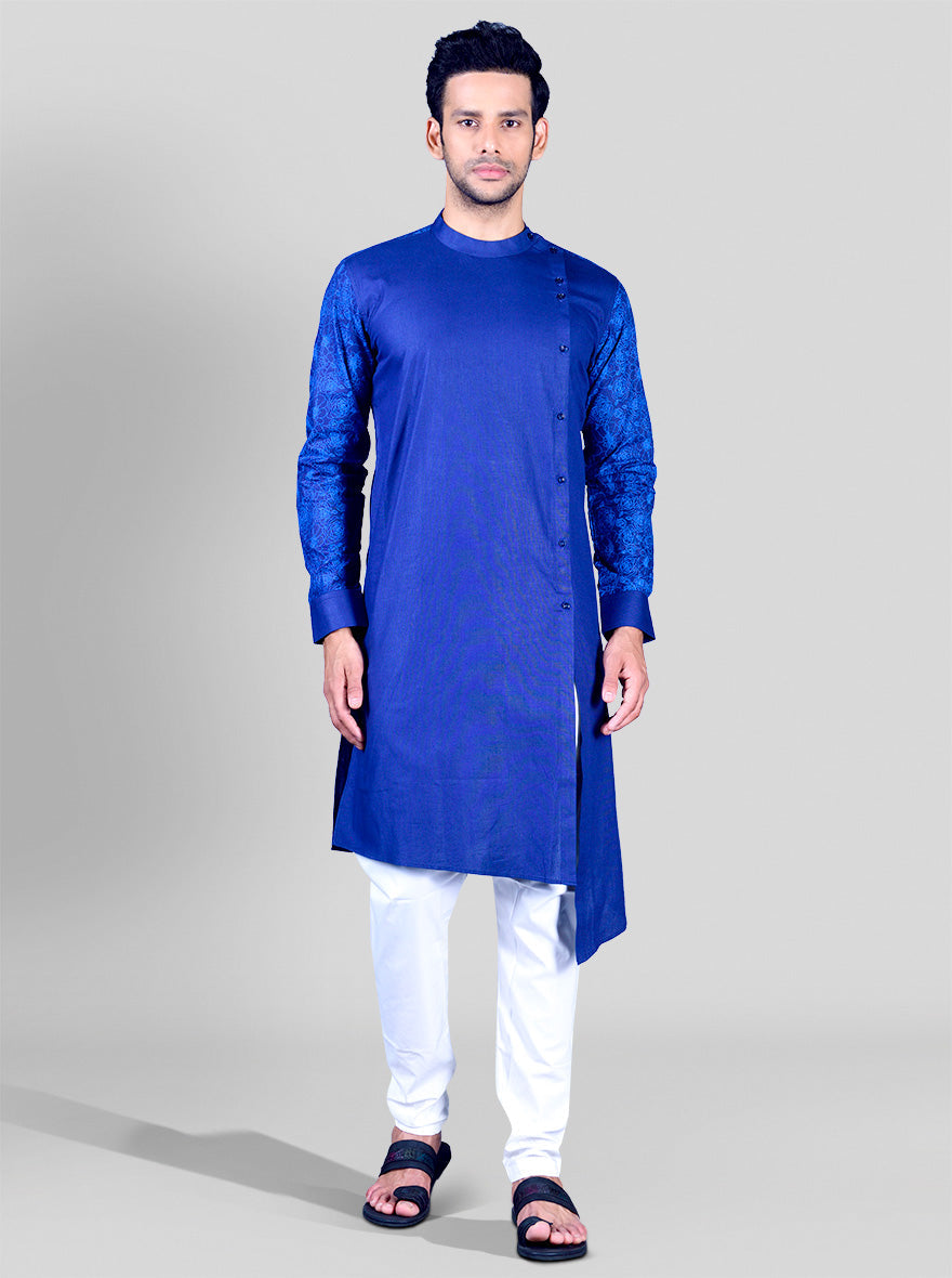 Stand out with this navy-blue kurta set for men, featuring a banded collar and asymmetric button placket.