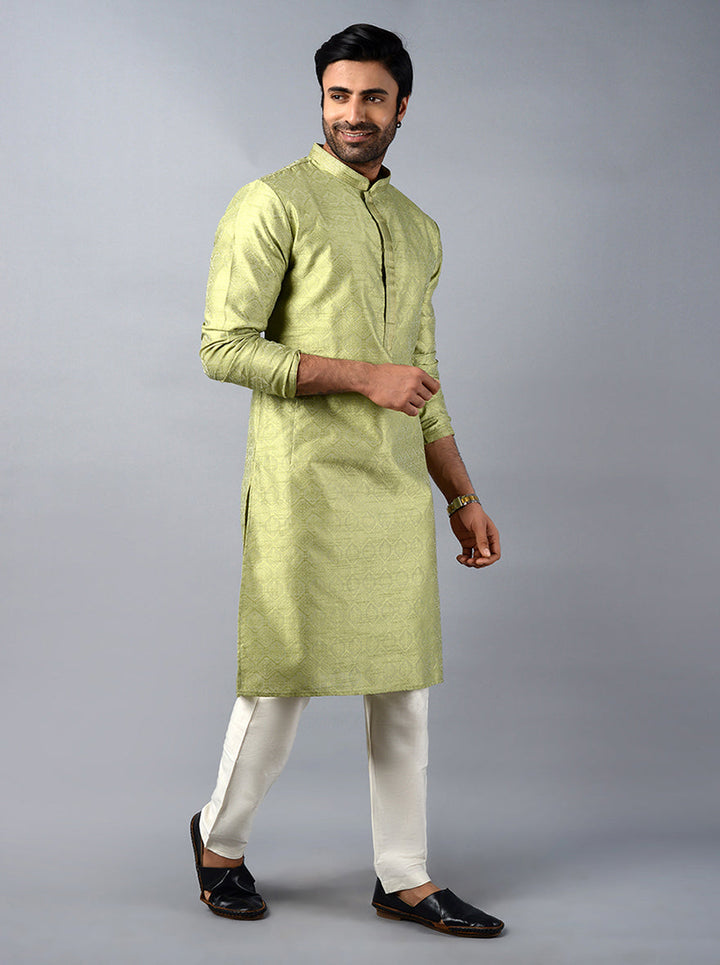 Embrace sophistication at your next event with this exquisite green silk jacquard kurta set.