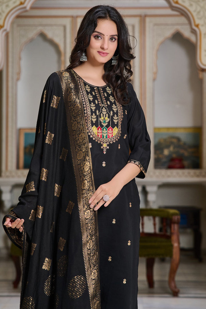 Black Embroidered Kurta Pant | Ideal for Celebrations