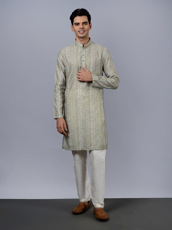 Comfortable green kurta for festive occasions in the USA.