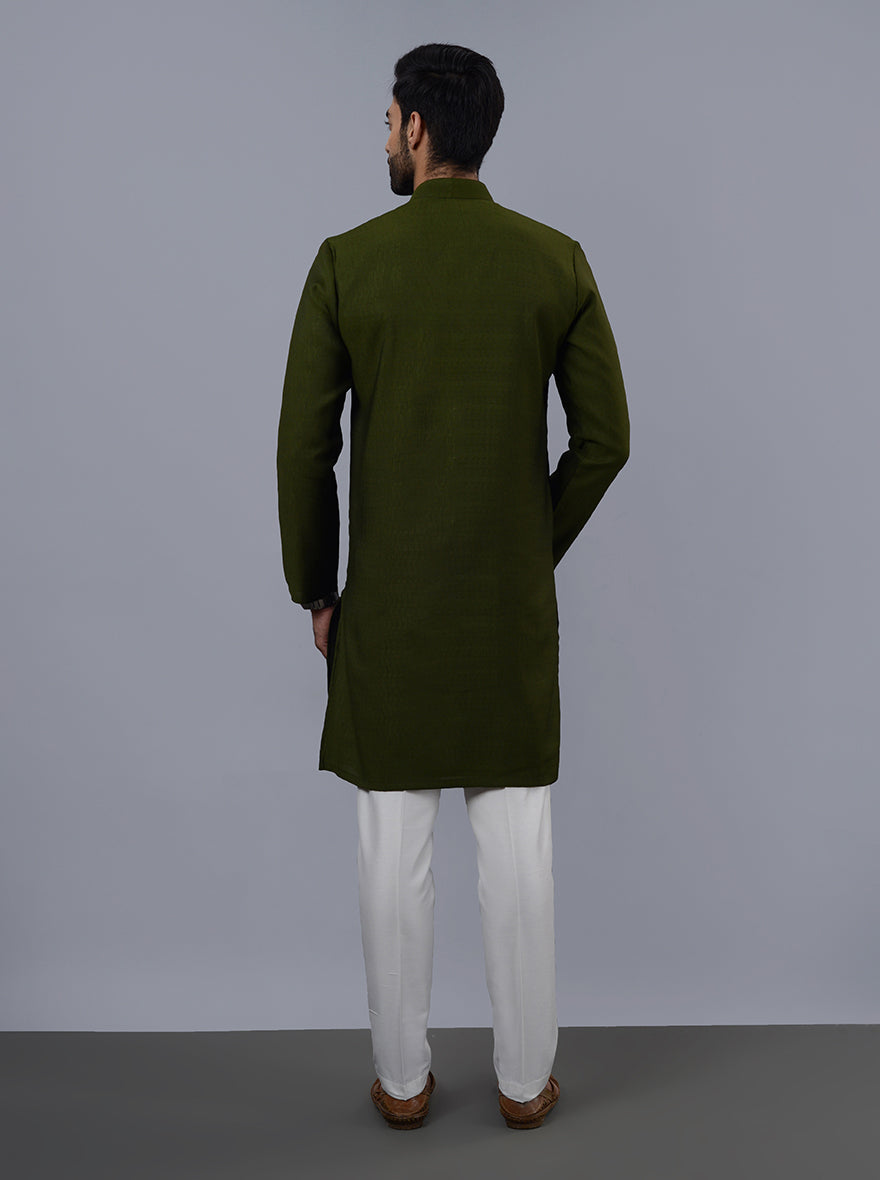 Sophisticated green kurta for men, perfect for various occasions.