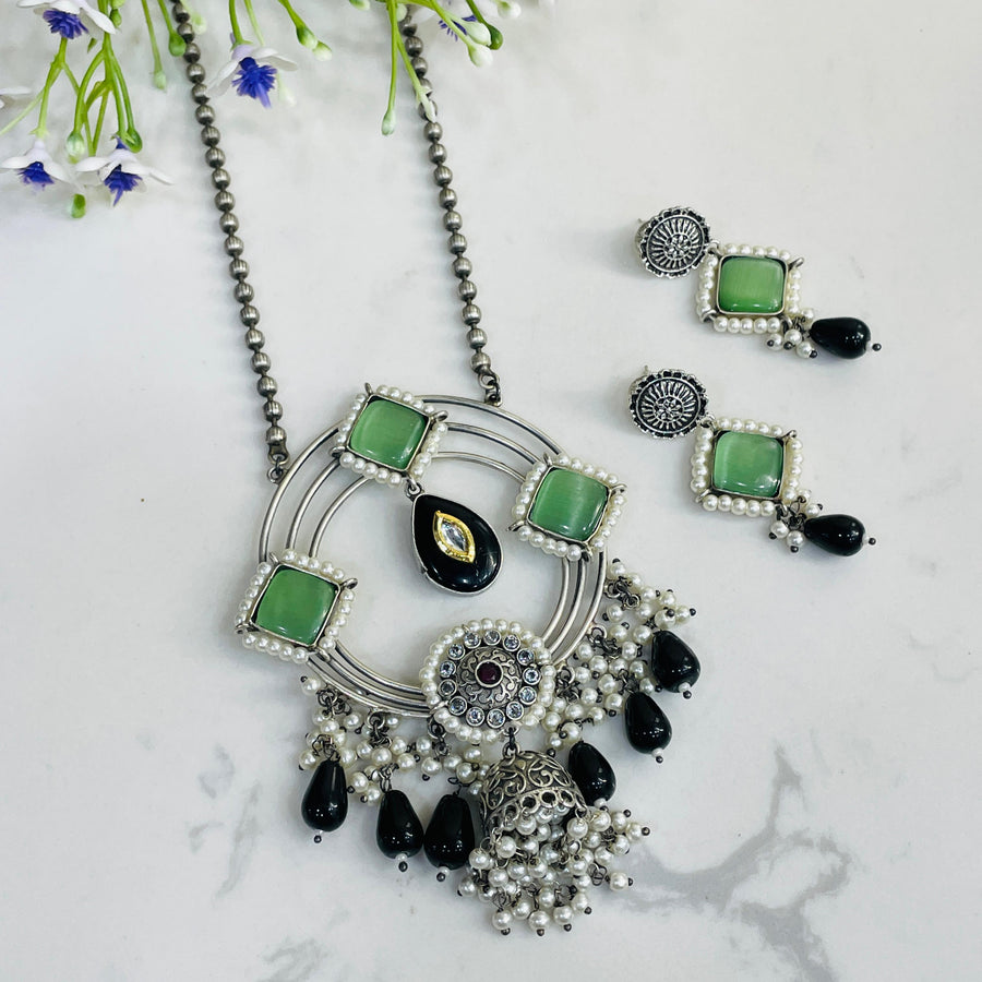 Beautiful bridal necklace set in radiant silver tones, perfect for enhancing your jewelry collection for festive events.