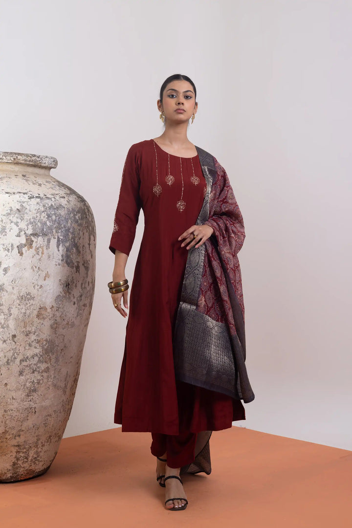 Maroon Kurtis Set | Crafted with muslin and khat work printed linening work