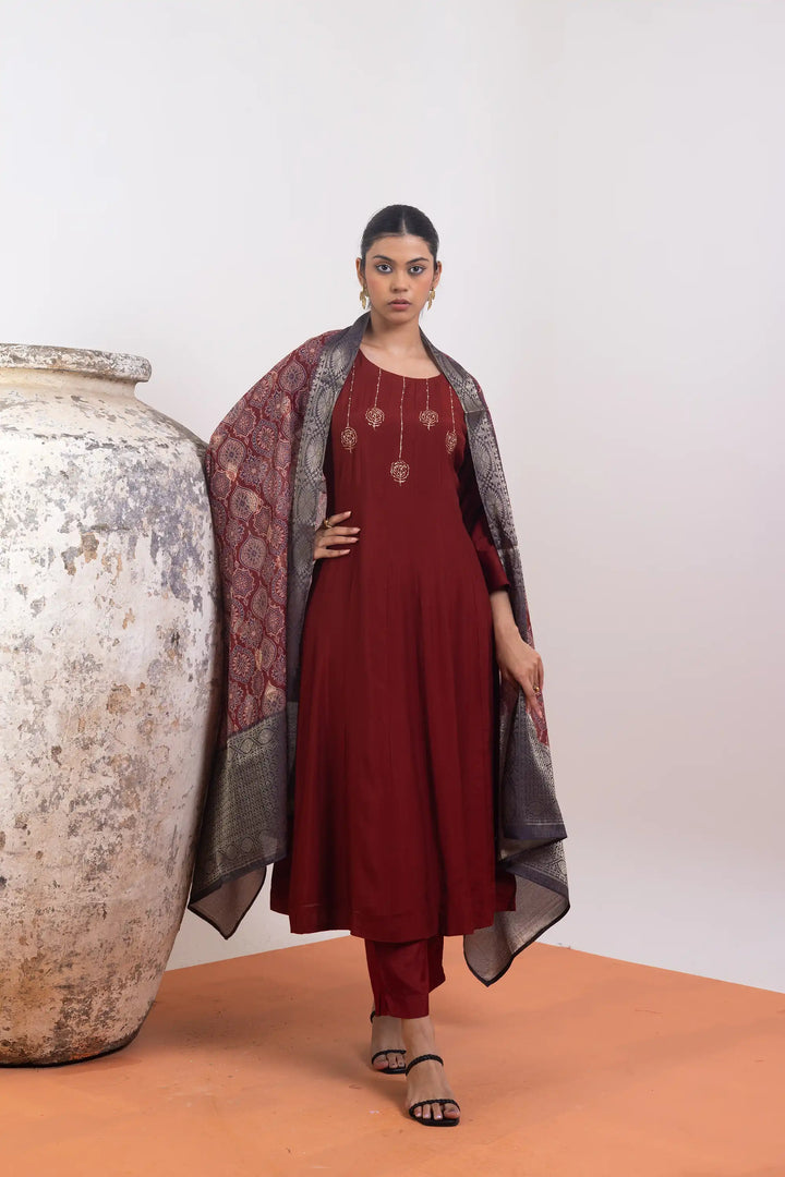 Maroon Kurtis Set | Crafted with muslin and khat work printed linening work