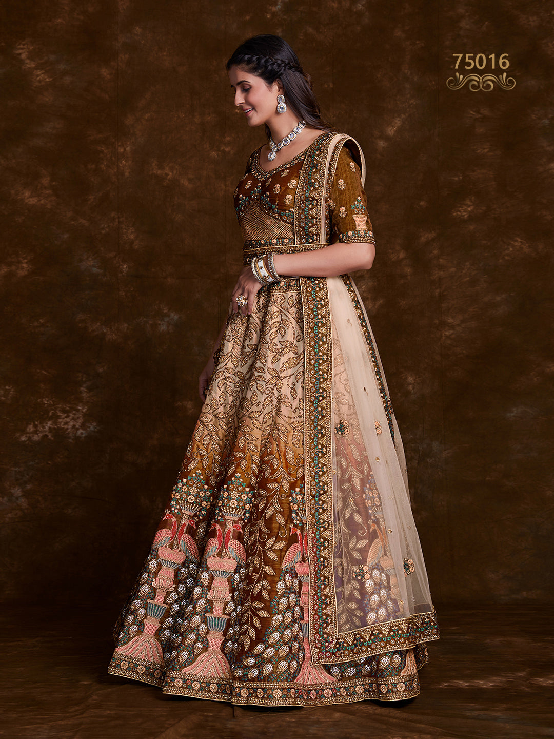 Elegant Chaniya Choli Set | Bridal Lehenga with Intricate Embroidery