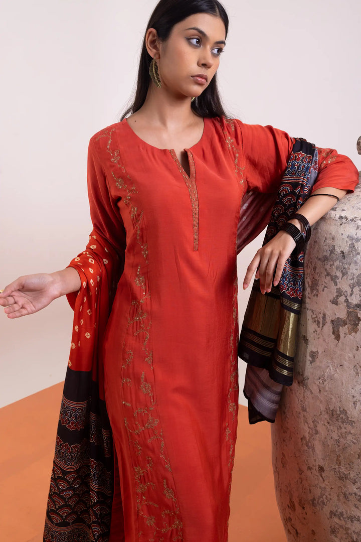 Bright-red Kurtis Set | Crafted with muslin-silk and printed