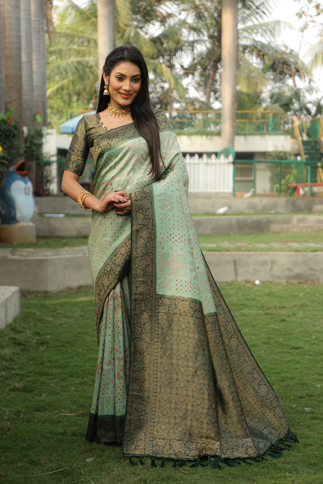 Stunning cream Kanjivaram silk saree with rich hues and elegant design, ideal for weddings.