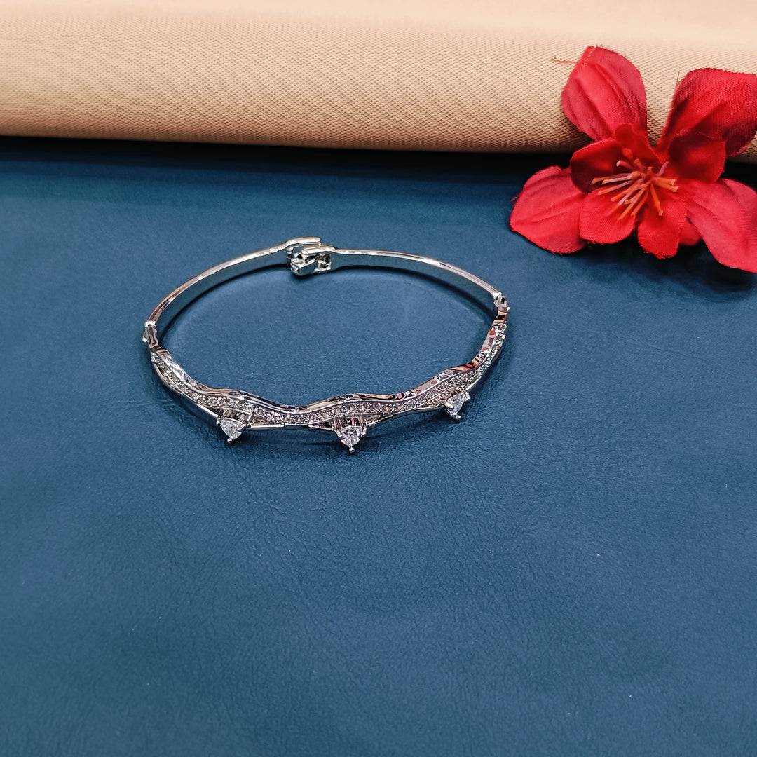 Unique silver bracelet showcasing artistic craftsmanship, perfect for gifting.