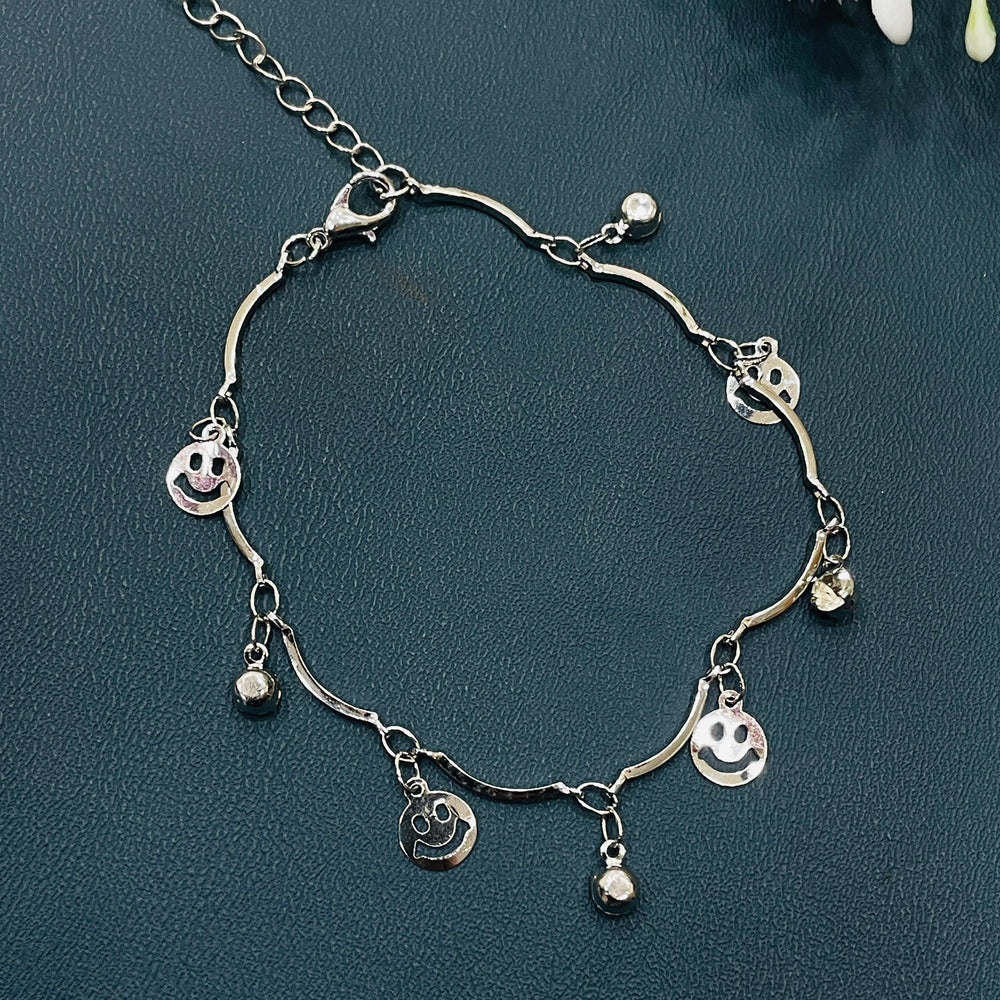 Bold silver bracelet featuring mixed materials, ideal for statement jewelry.