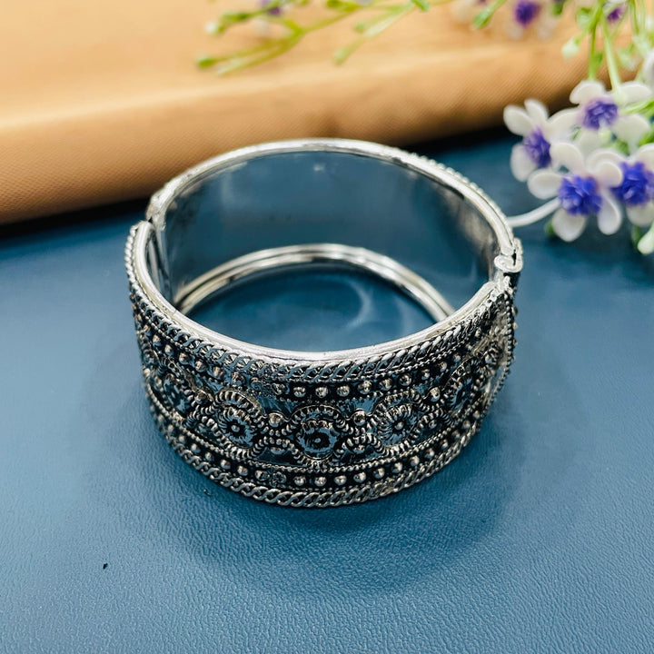 Bold oxidised bangle set that brings a modern edge to traditional jewelry.